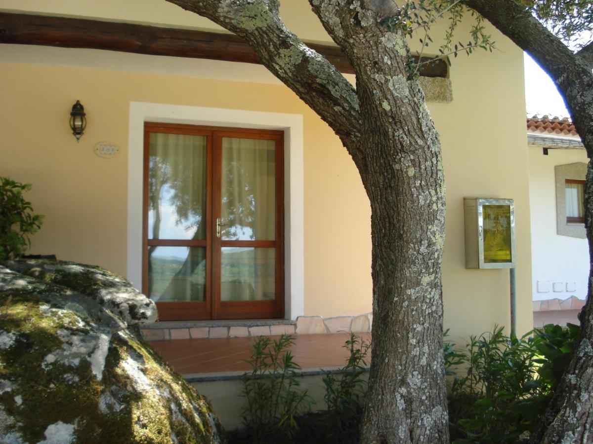 Hotel Valkarana Country Relais (Adults Only) Sant'Antonio di Gallura Exterior photo