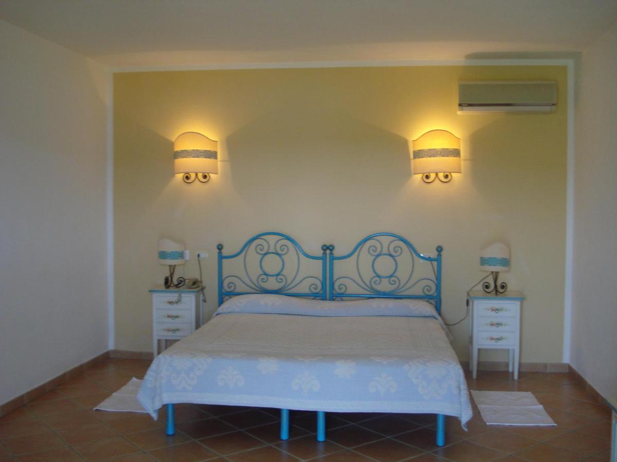 Hotel Valkarana Country Relais (Adults Only) Sant'Antonio di Gallura Exterior photo