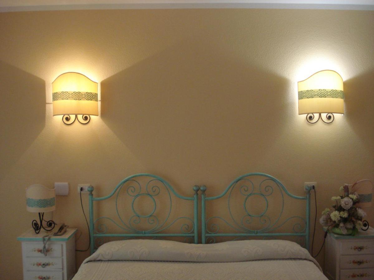 Hotel Valkarana Country Relais (Adults Only) Sant'Antonio di Gallura Exterior photo