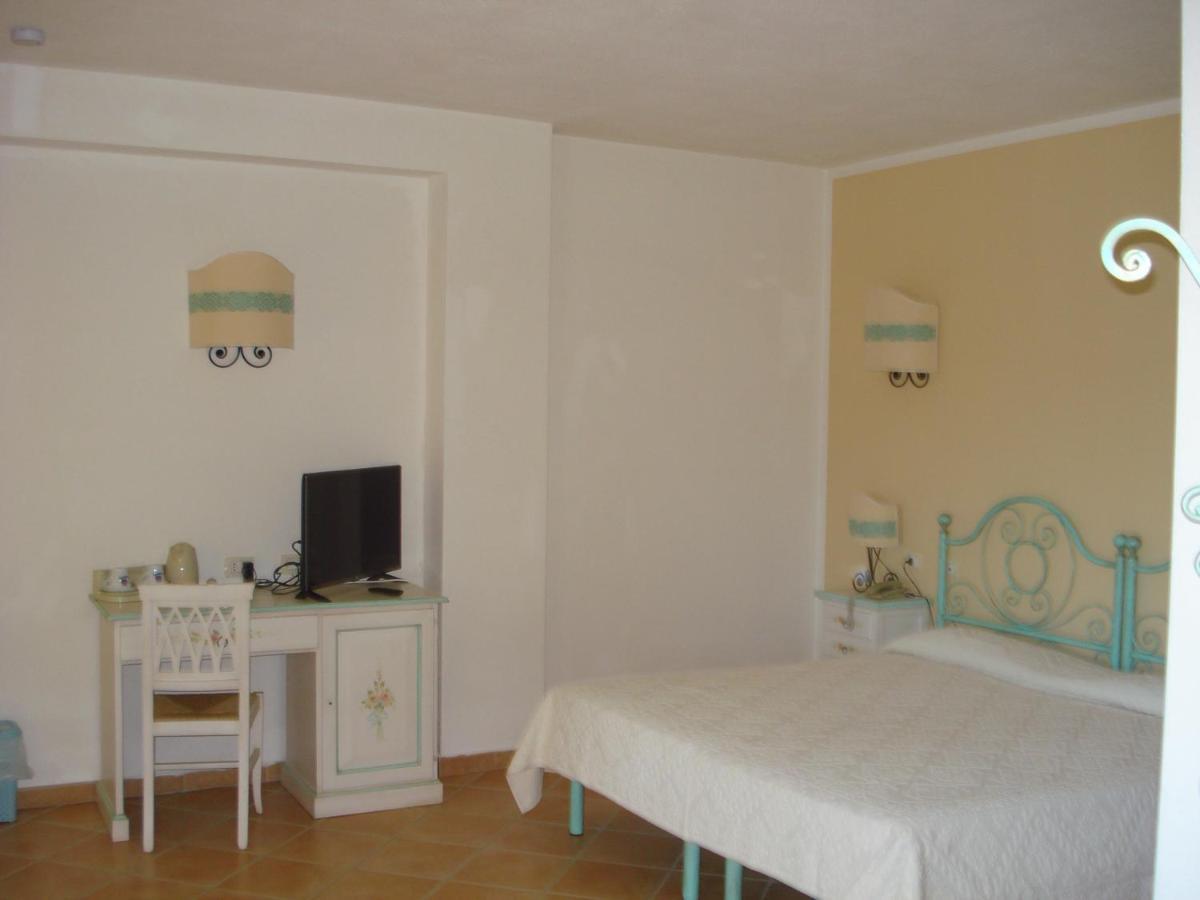 Hotel Valkarana Country Relais (Adults Only) Sant'Antonio di Gallura Exterior photo