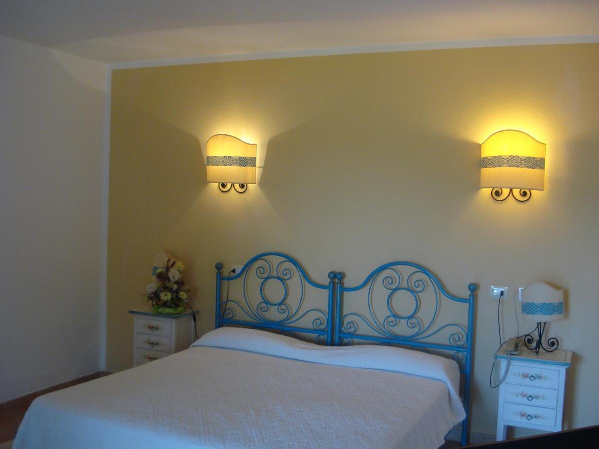 Hotel Valkarana Country Relais (Adults Only) Sant'Antonio di Gallura Exterior photo